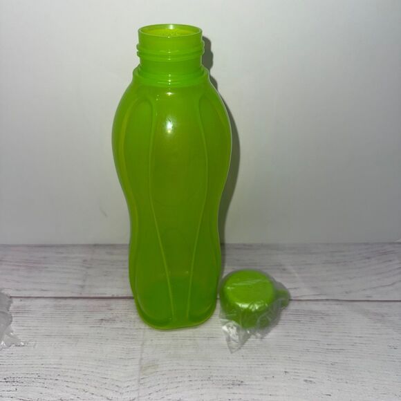 Tupperware Large 500ml Eco Water Bottle Lime Green 9103 - Picture 1 of 3